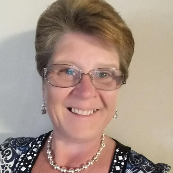Meet your Posher, Teresa lachance - Picture 1 of 1